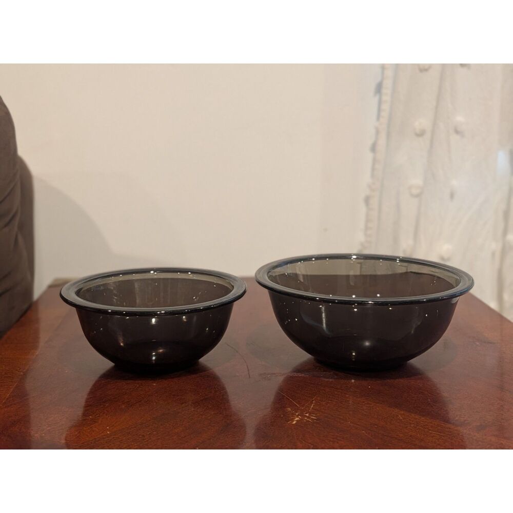 Vintage Pyrex Primary Red Mixing Bowl — Marked, 1.5 Pint